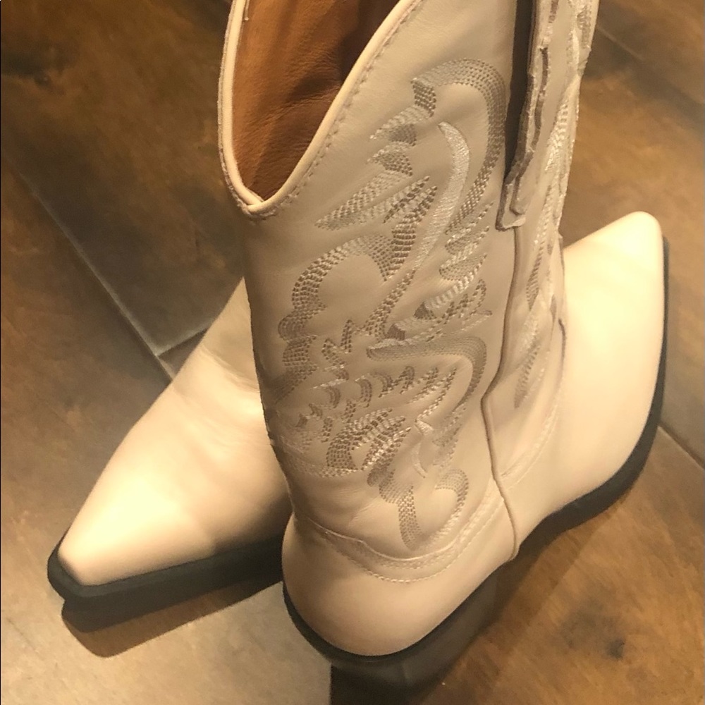 JEFFREY CAMPBELL  Dagget Boot Natural NWOT - Picture 16 of 16
